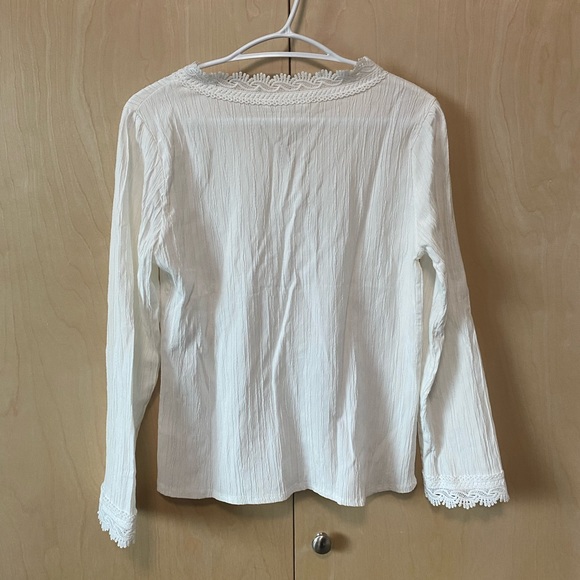 Blouse with lace and pearl detail - Picture 2 of 3